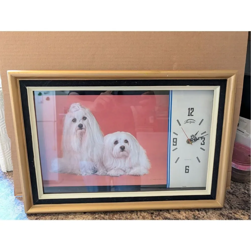 VINTAGE QUARTZ TAIYIH 3D MALTESE, SHIH TZU DOGS CLOCK WORKS